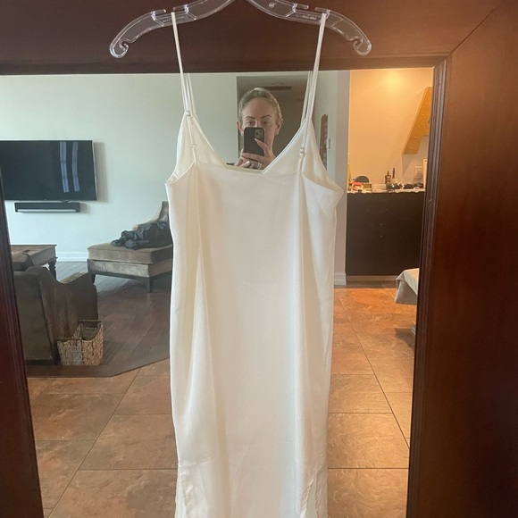 Gorgeous, sexy dress‼️‼️PRICE DROP‼️‼️ - Picture 4 of 5